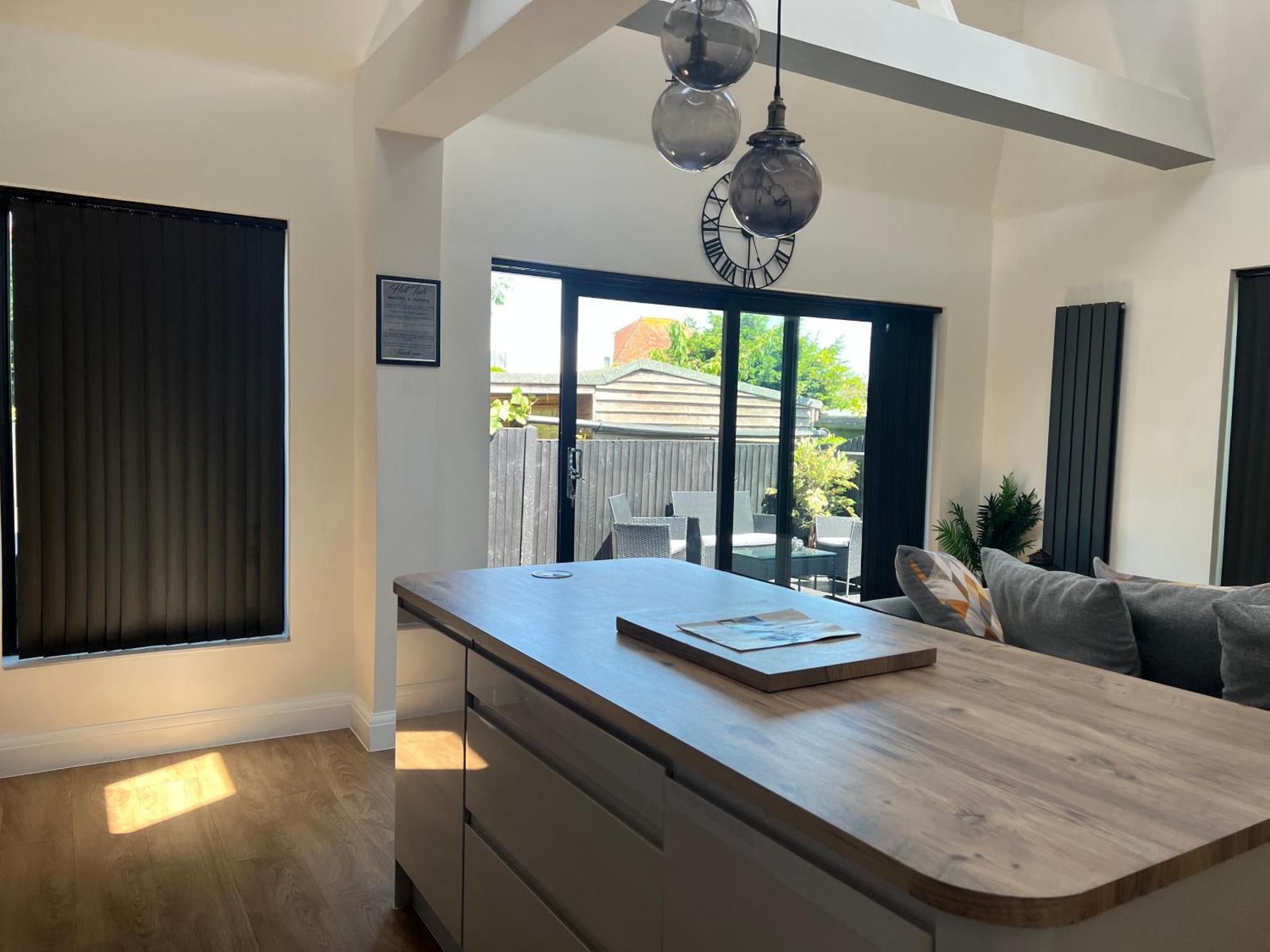The Broadway Beach House With Hot Tub Herne Bay Esterno foto