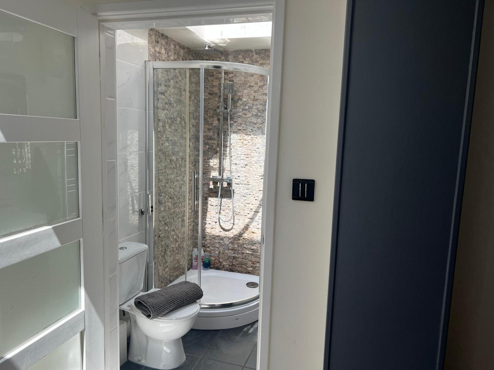 The Broadway Beach House With Hot Tub Herne Bay Esterno foto
