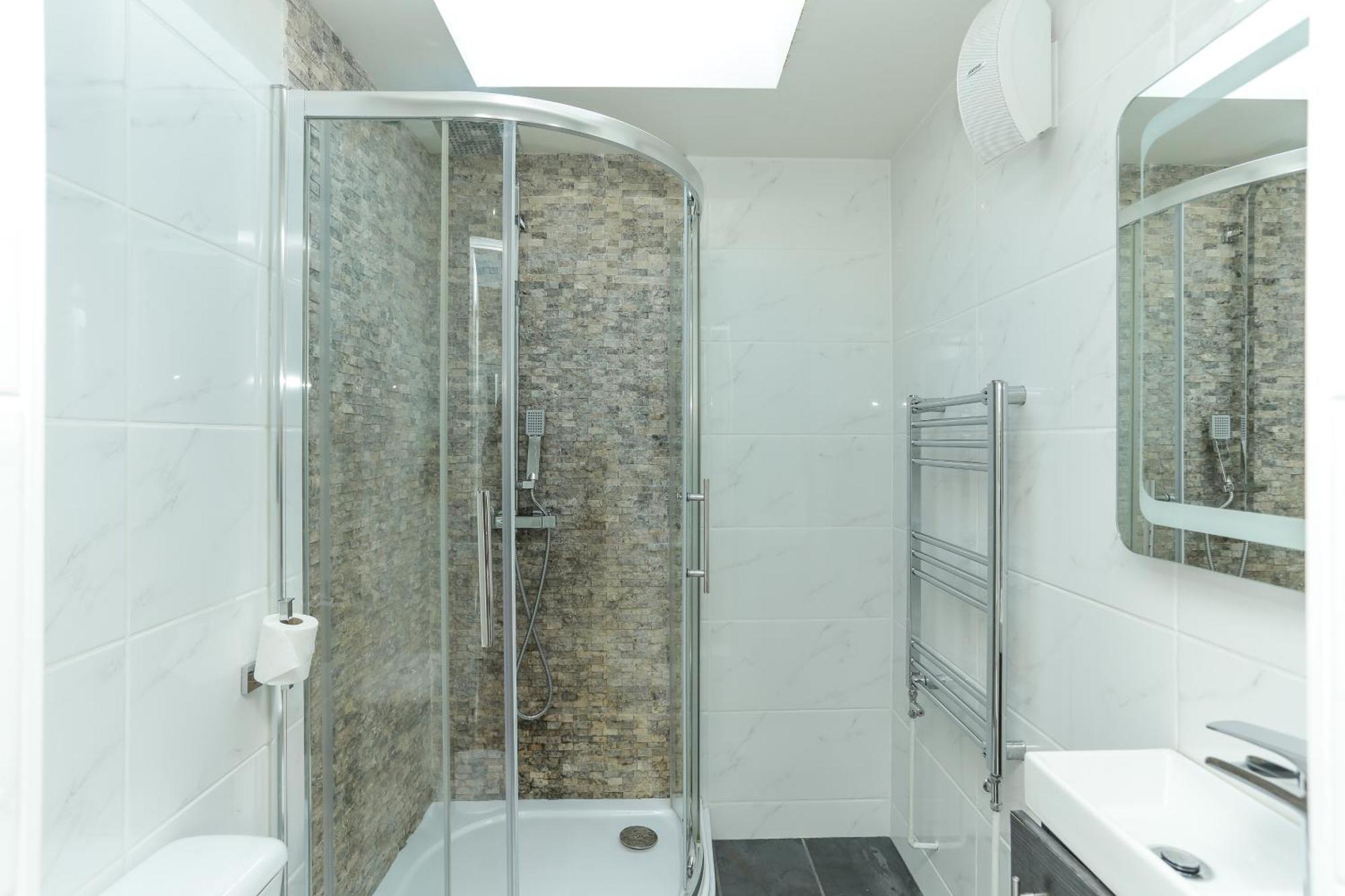 The Broadway Beach House With Hot Tub Herne Bay Esterno foto