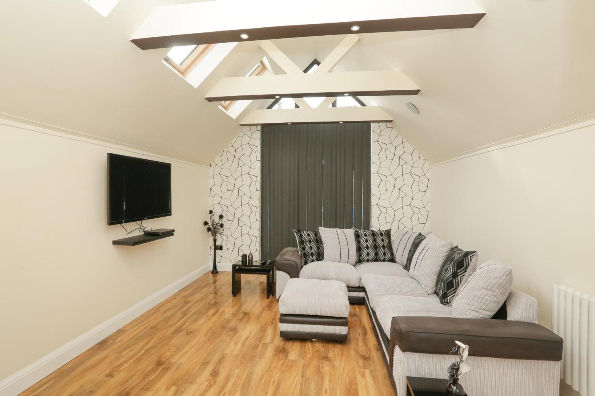 The Broadway Beach House With Hot Tub Herne Bay Esterno foto