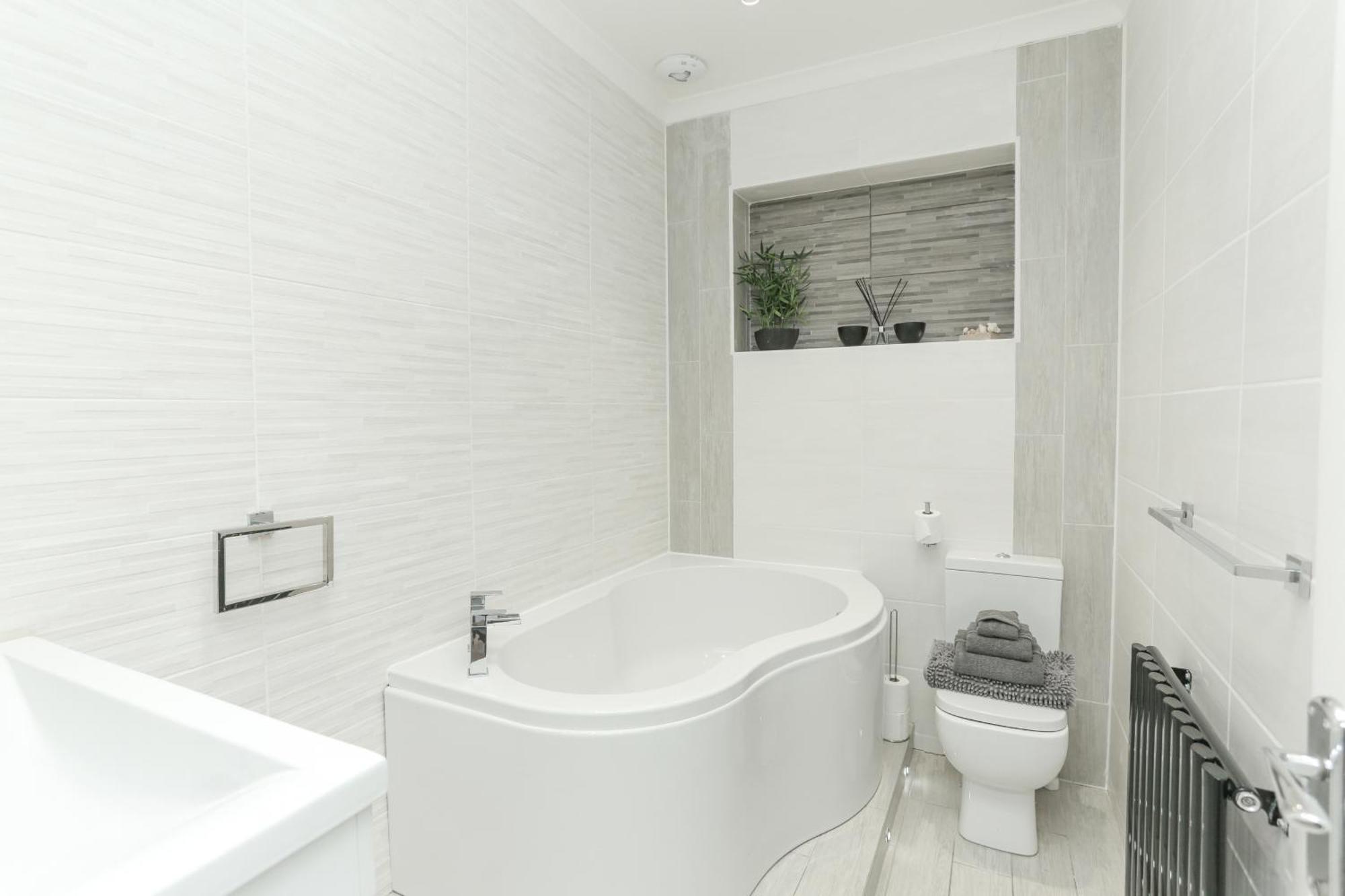 The Broadway Beach House With Hot Tub Herne Bay Esterno foto